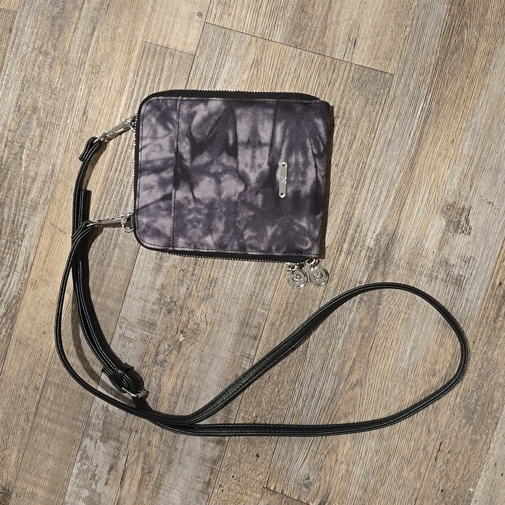 Coco + Carmen‎ Crossbody Wallet Purse NWOT​